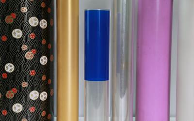 Línea extrusora de láminas de plástico con 3 rodillos